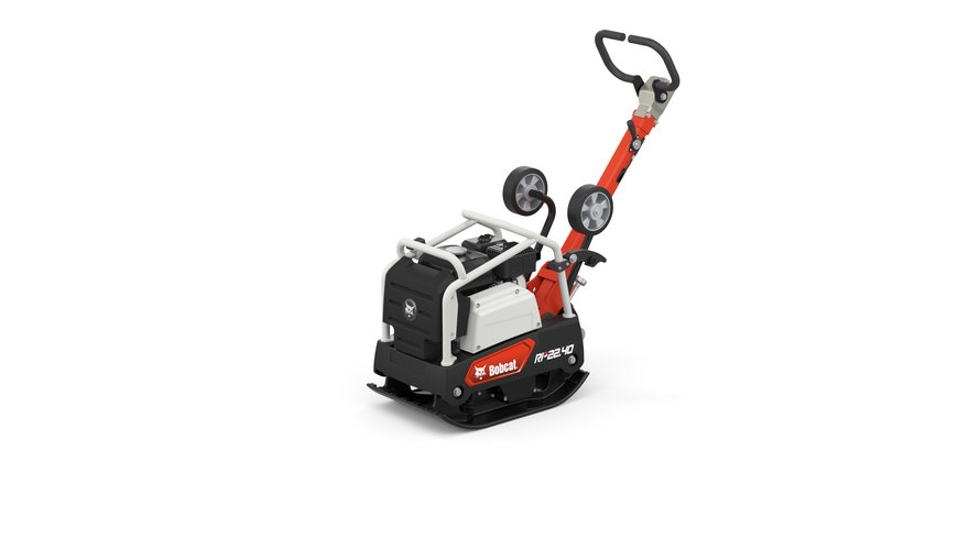 McNae Shows Bobcat Telehandler/Compactors at ScotPlant